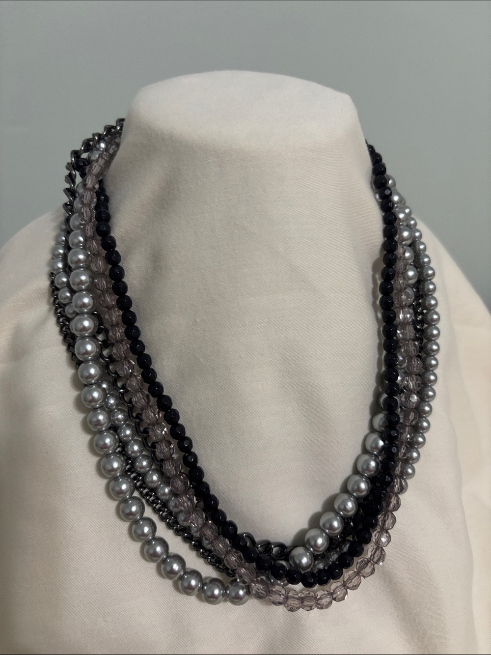 Premier Designs MAIN EVENT Black Gray Gunmetal 6 Strand Beaded Necklace EUC